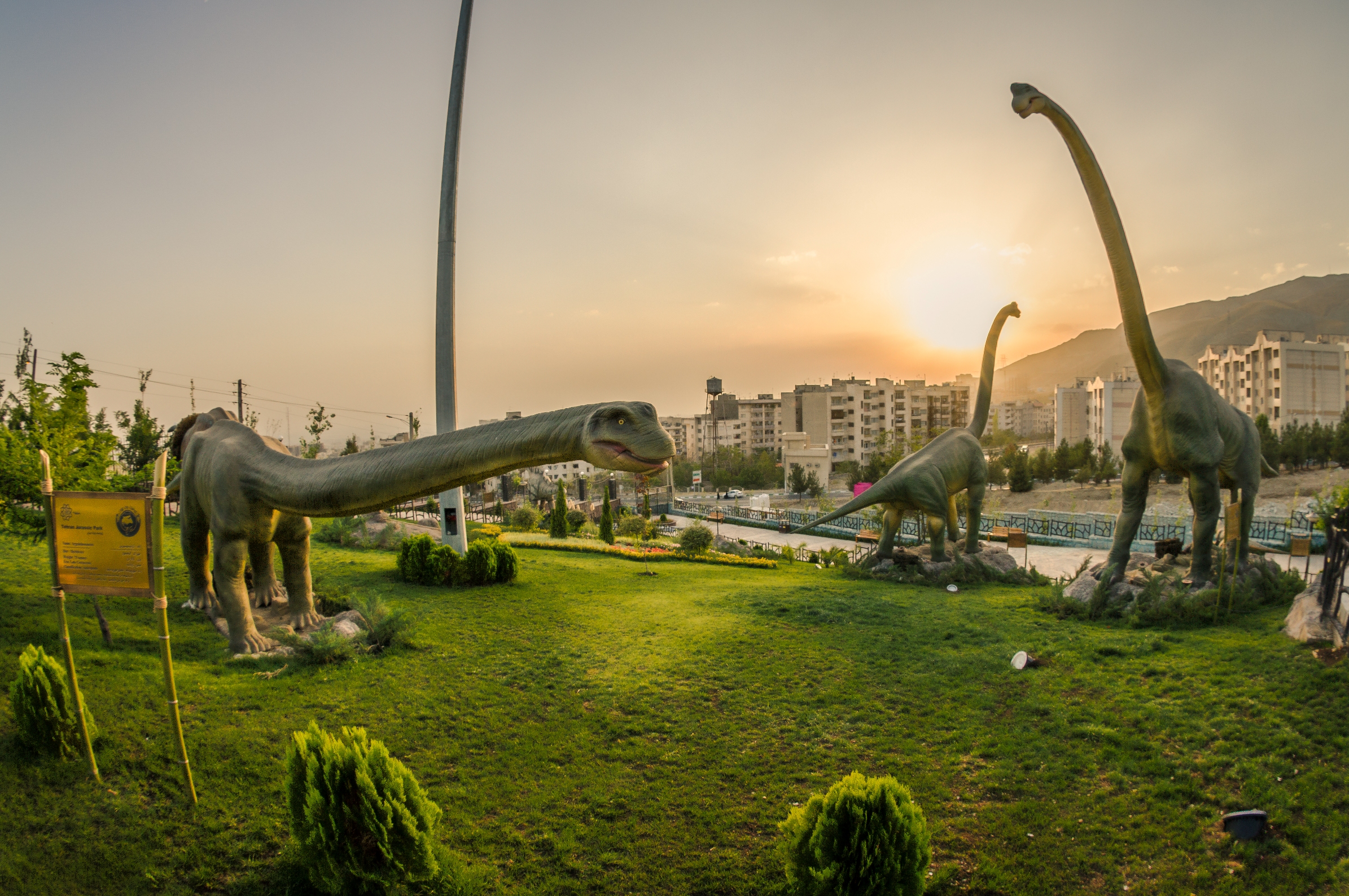 ژوراسیک و اسپایدر پارک تهران